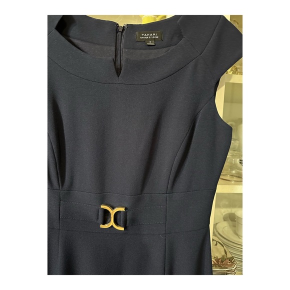 Tahari by ASL Casual Dress -
Sheath Scoop Neck Short sleeve... - Picture 7 of 7